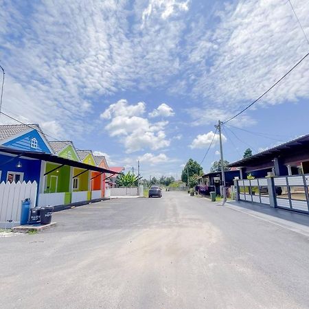 Auranad Tinyhouse Bandar Tanah Merah Wifi Netflix Kültér fotó