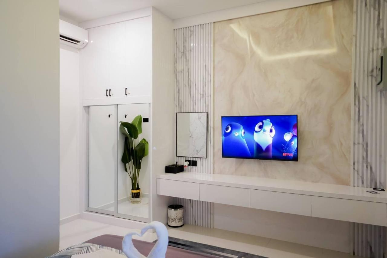 Auranad Tinyhouse Bandar Tanah Merah Wifi Netflix Kültér fotó