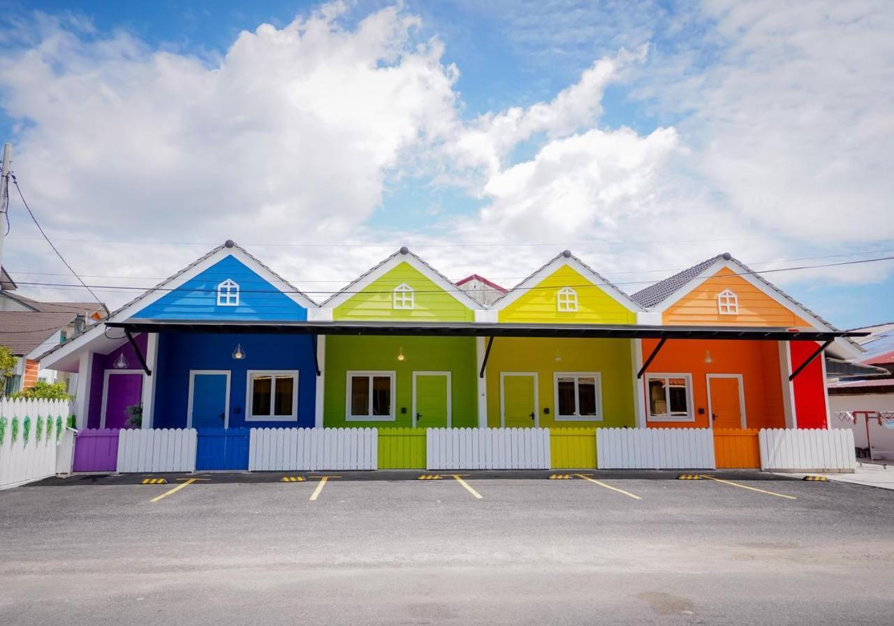Auranad Tinyhouse Bandar Tanah Merah Wifi Netflix Kültér fotó