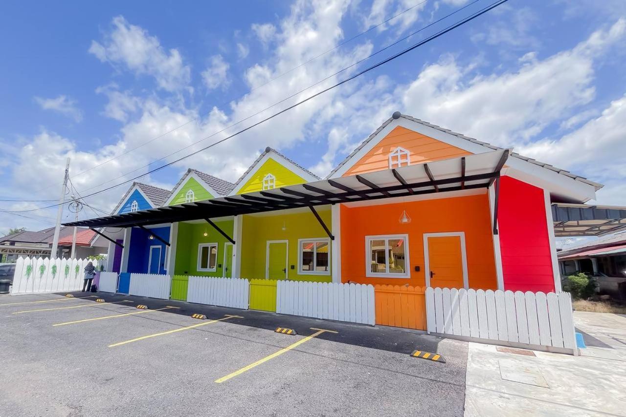 Auranad Tinyhouse Bandar Tanah Merah Wifi Netflix Kültér fotó