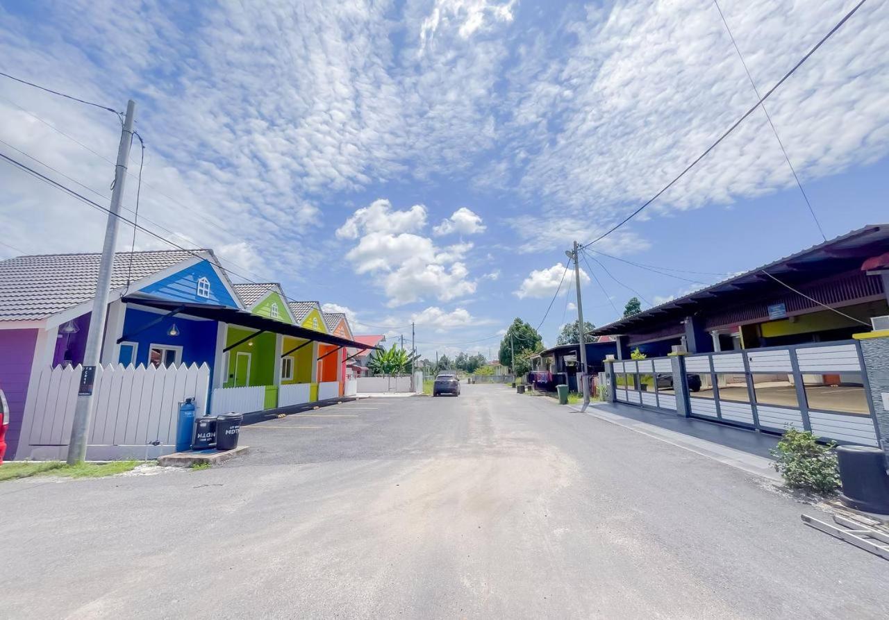 Auranad Tinyhouse Bandar Tanah Merah Wifi Netflix Kültér fotó